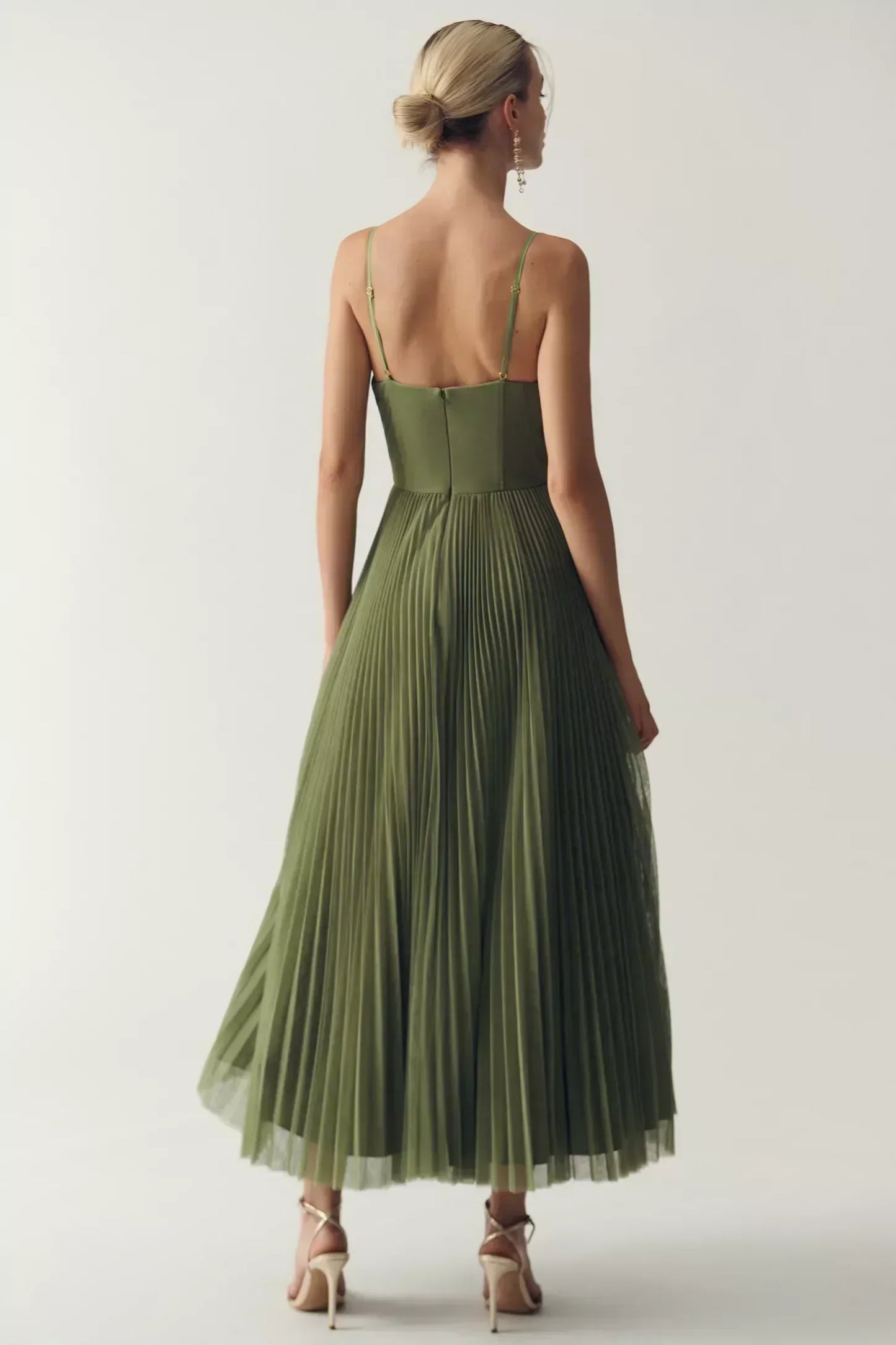 Olivia - Elegant Midi Dress